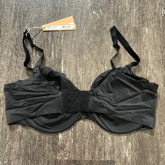 SKIMS Smoothing Seamless Full Coverage Black Bra 40DD - Picture 4 of 5